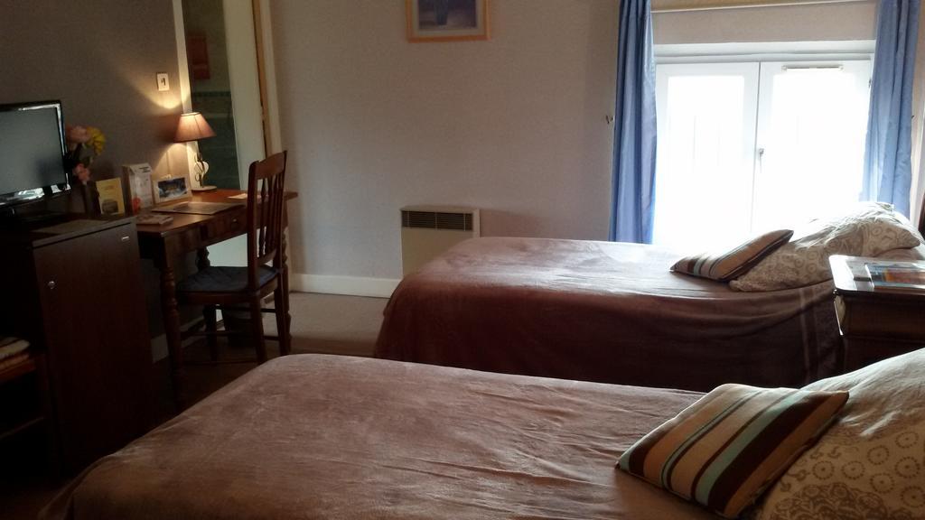 Hotel Le Clos Du Montvinage Etreaupont Bagian luar foto