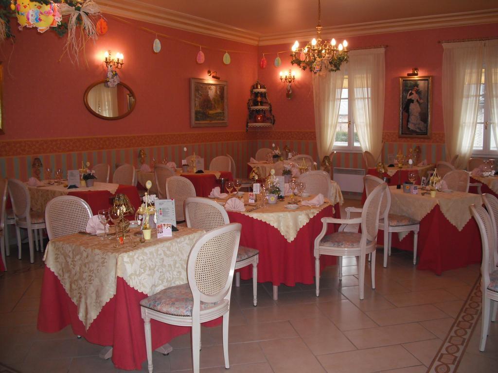 Hotel Le Clos Du Montvinage Etreaupont Bagian luar foto