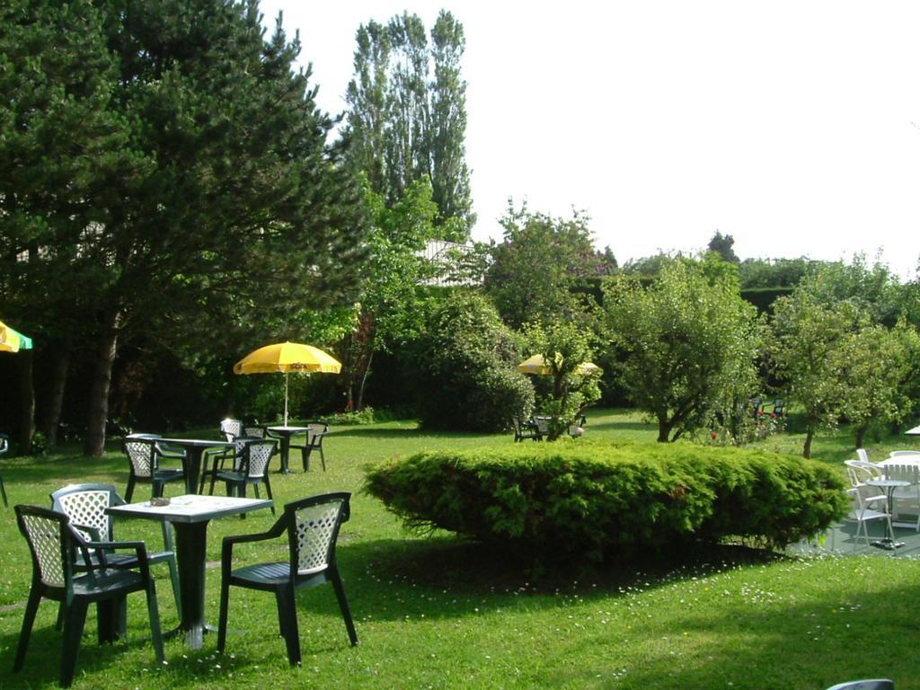Hotel Le Clos Du Montvinage Etreaupont Bagian luar foto