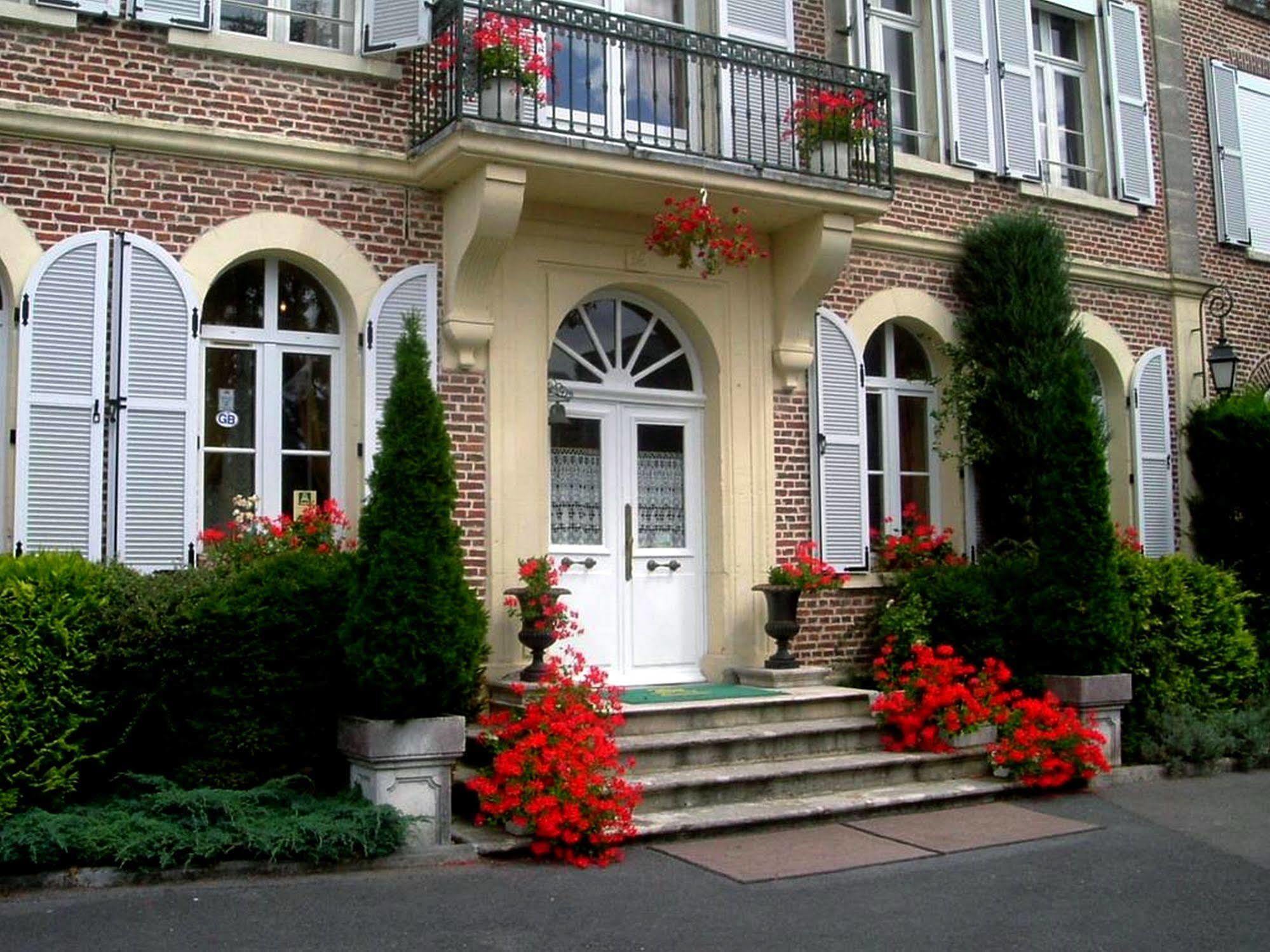 Hotel Le Clos Du Montvinage Etreaupont Bagian luar foto